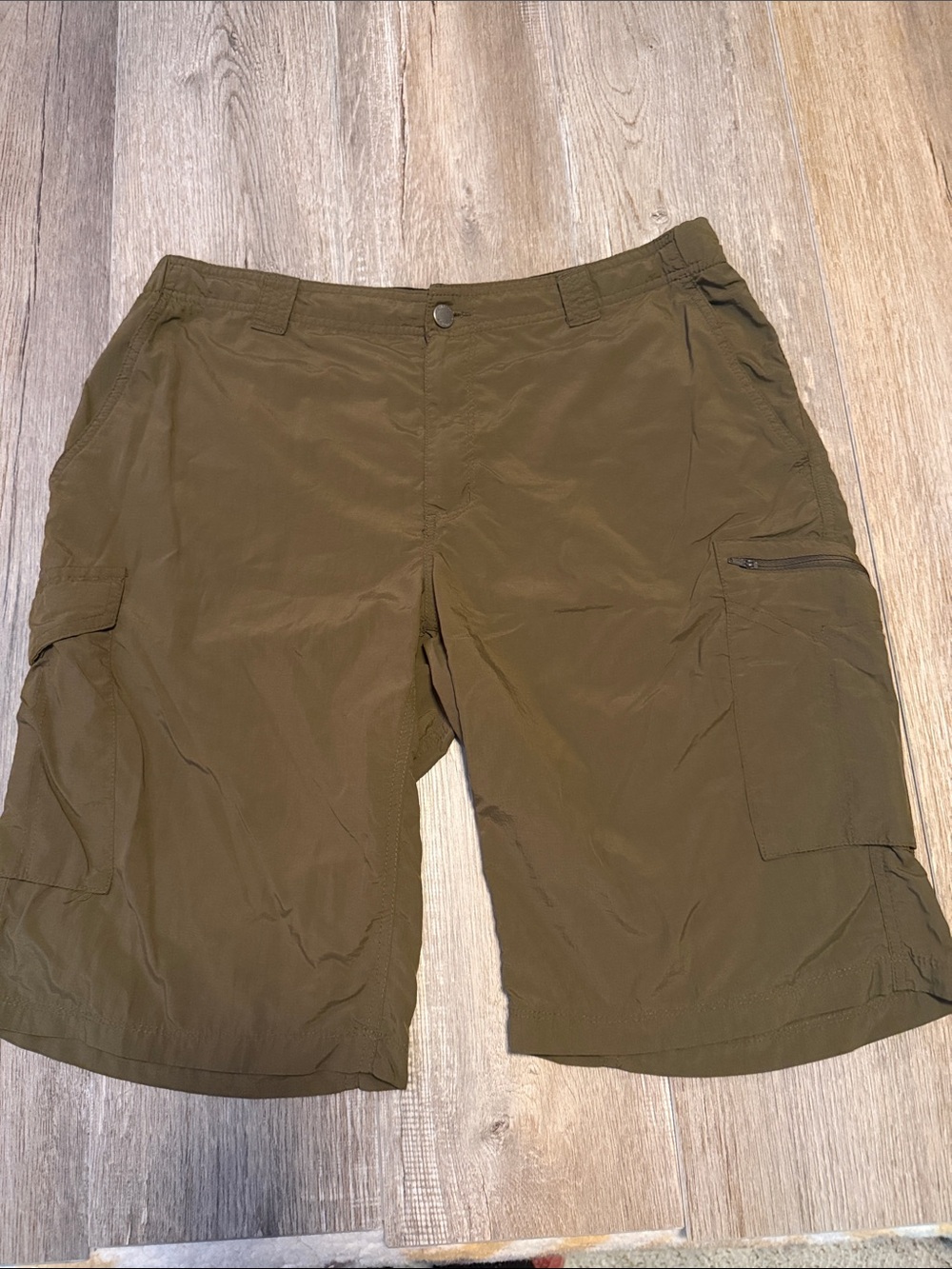 Columbia Olive Cargo Shorts